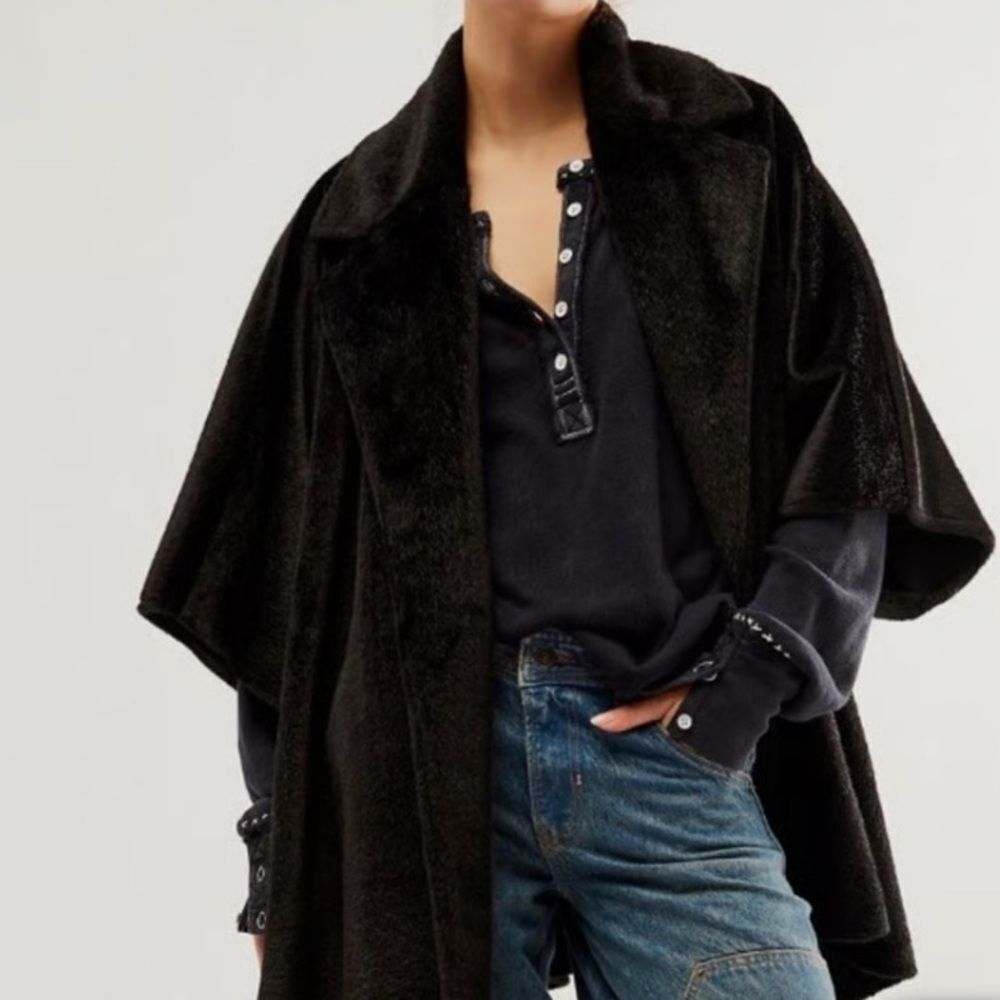 Free People One Size Soft Faux Fur Poncho Wrap Jacket Coat Black